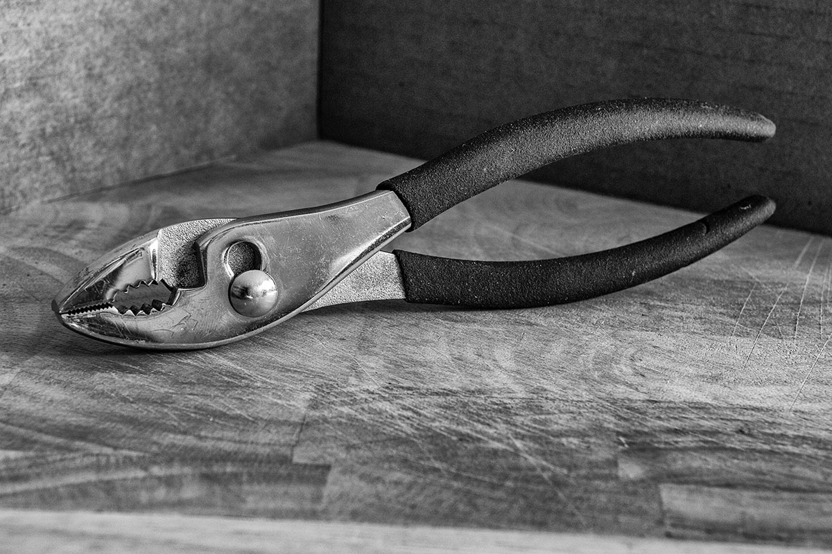 pliers